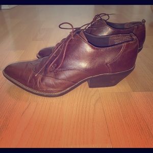 Booties. 40s inspired winged tip ankle boots.